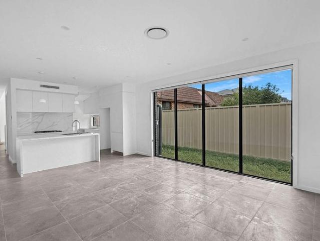 House for rent in Wollongong West, New South Wales