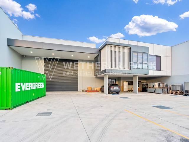 Warehouse for rent in Smithfield, Sydney