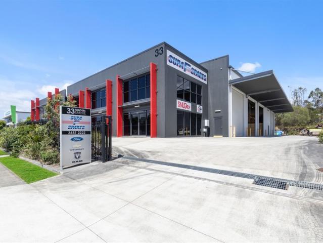 Warehouse for rent in Toombul, Queensland