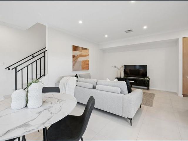Townhouse for rent in Warwick, Western Australia