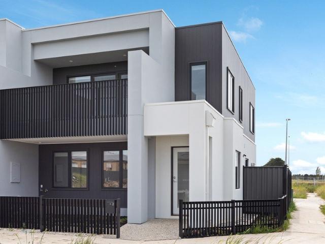 Townhouse for rent in Camerons Creek, Victoria