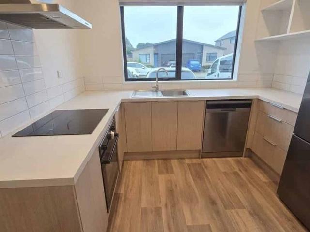 Townhouse for rent in Howick, Oroua County
