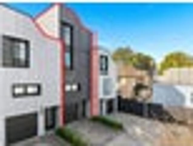 Townhouse for sale in Balmoral, Oroua County