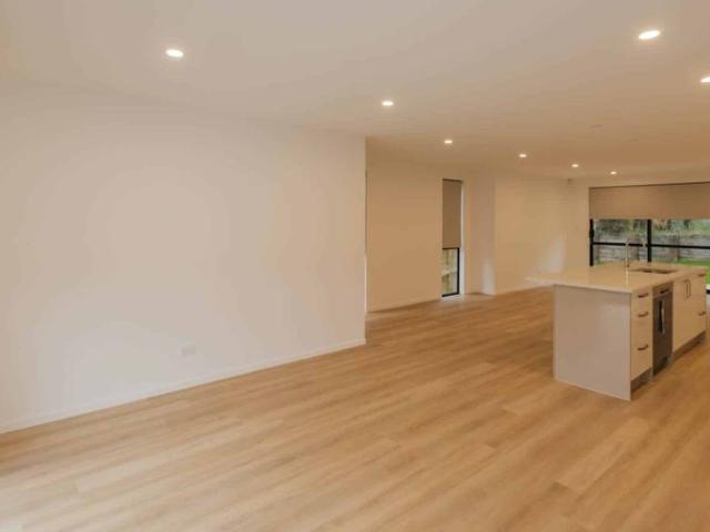 Townhouse for rent in Whangaparaoa