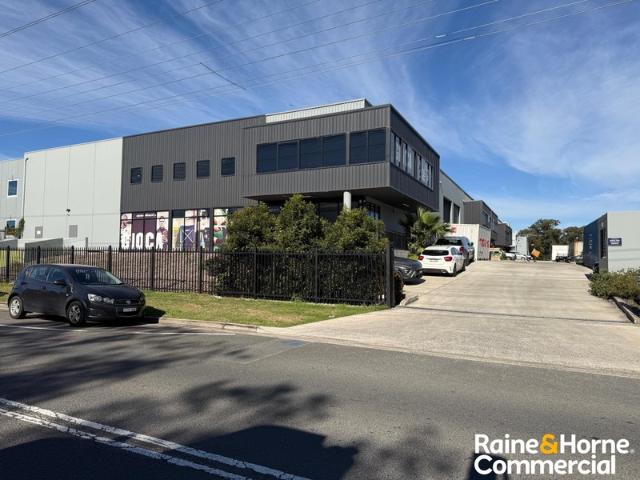 Warehouse for rent in Prestons, Sydney