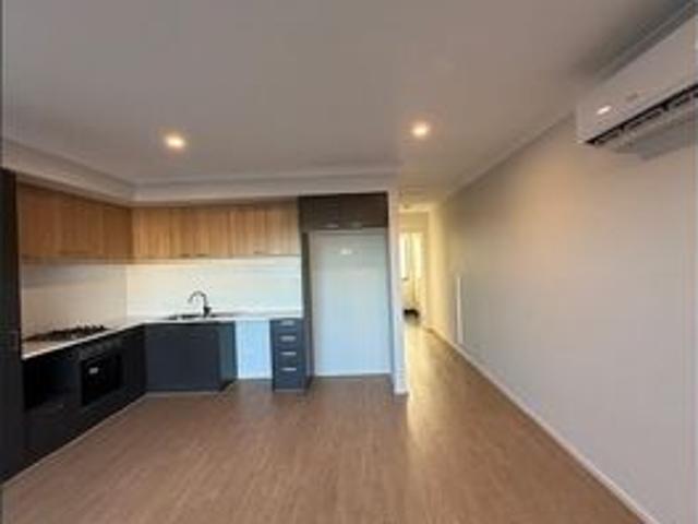 Townhouse for rent in Mode, Melbourne