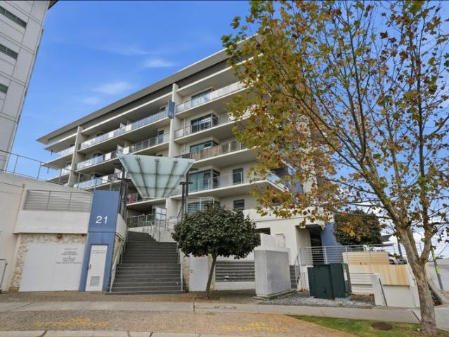 Apartment for sale in Success, Western Australia