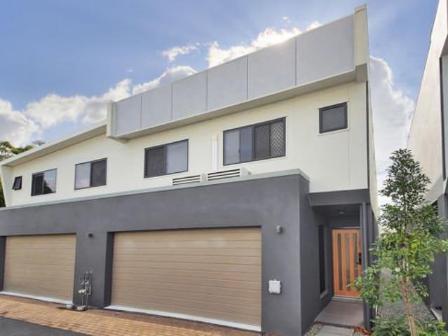 Townhouse for sale in Toombul, Queensland