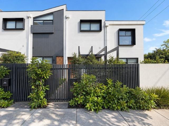 Townhouse for rent in Preston, Melbourne