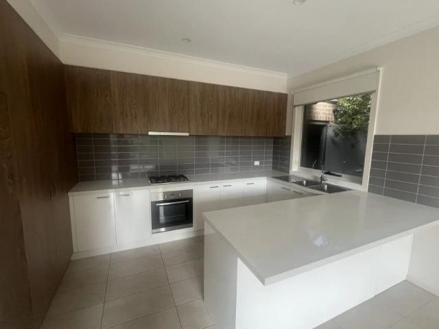 Townhouse for rent in Camerons Creek, Victoria