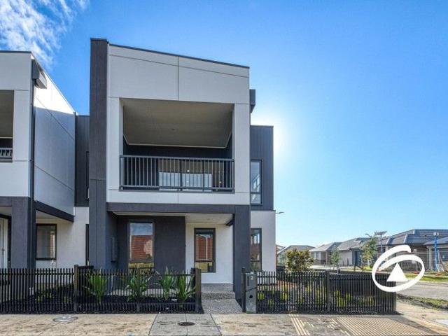 Townhouse for sale in Officer