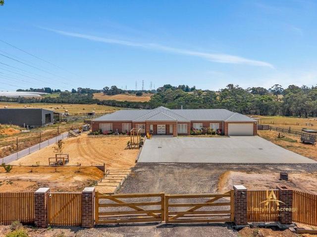 Cottage for sale in Camerons Creek, Victoria
