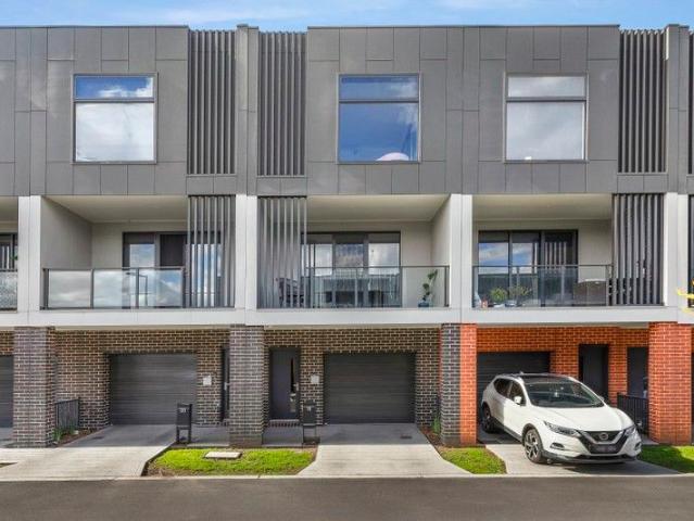 Townhouse for sale in Broadmeadows, Victoria