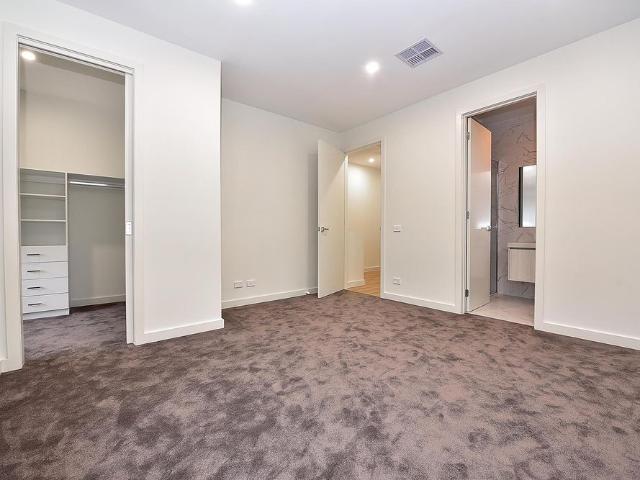 Townhouse for rent in Vermont South, Melbourne