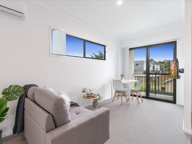 Granny Flat for rent in Coopers Plains, Greater Brisbane