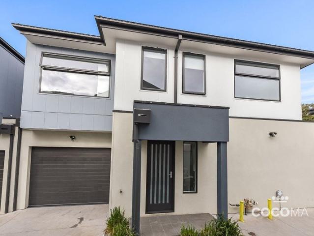 Townhouse for sale in Camerons Creek, Victoria