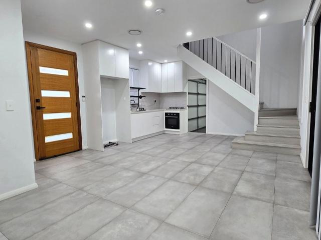 Townhouse for rent in Sydney, New South Wales