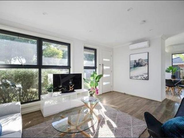 Townhouse for rent in Camerons Creek, Victoria