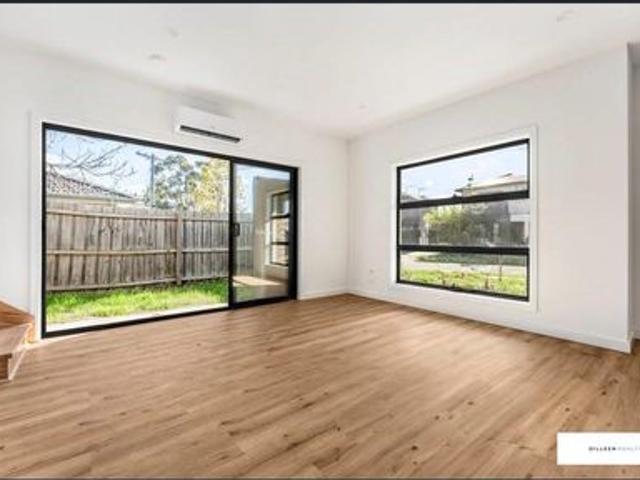 Townhouse for rent in Camerons Creek, Victoria
