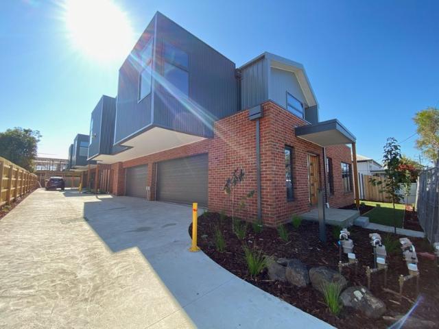 Townhouse for rent in Newtown, Geelong