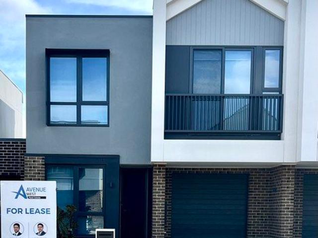 House for rent in Woodlea, Melbourne