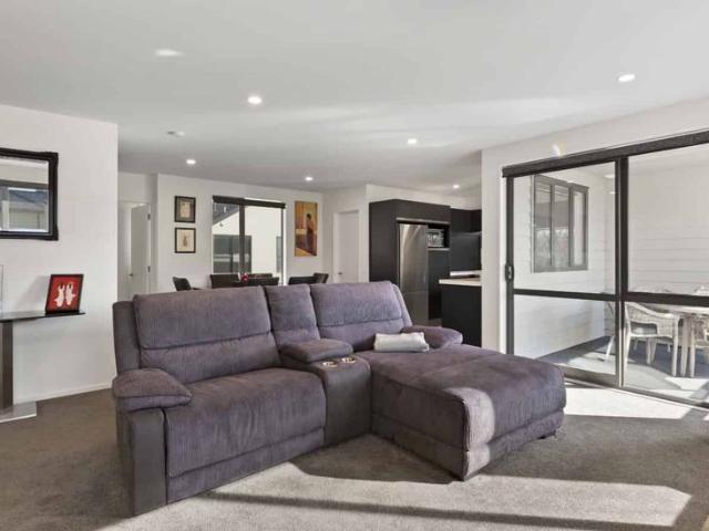 Townhouse for rent in Heathcote, Canterbury