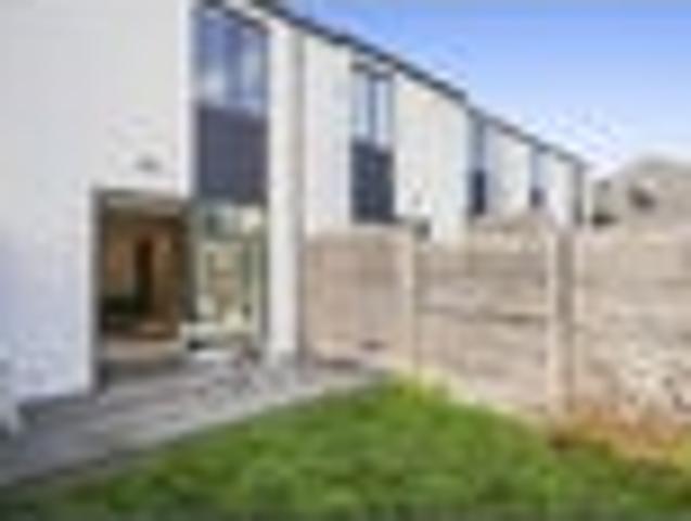 Townhouse for sale in Heathcote, Canterbury