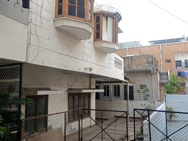 Flat for rent in Ahmadabad, Gujarat