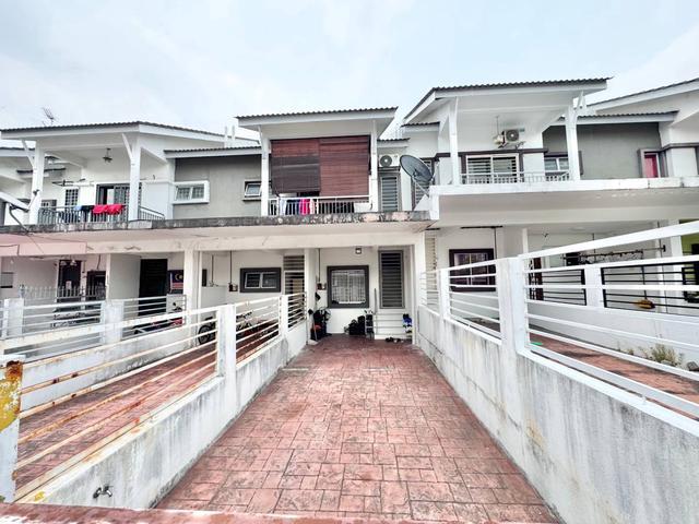 Townhouse for sale in Petaling, Subang Jaya