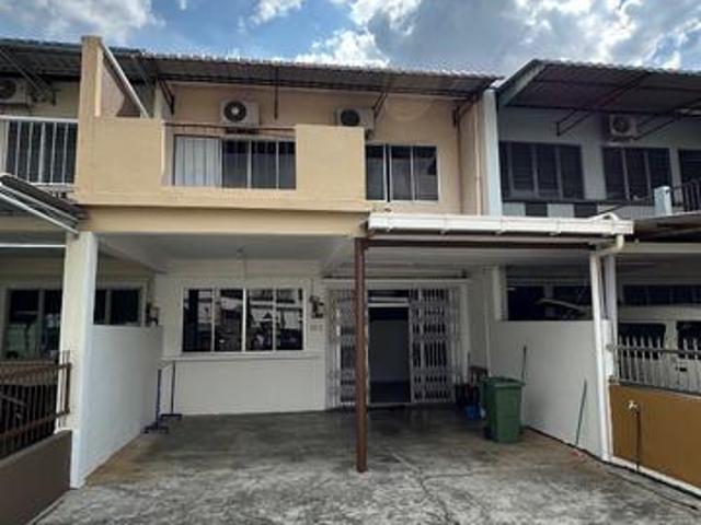 Terraced House for rent in Kuching