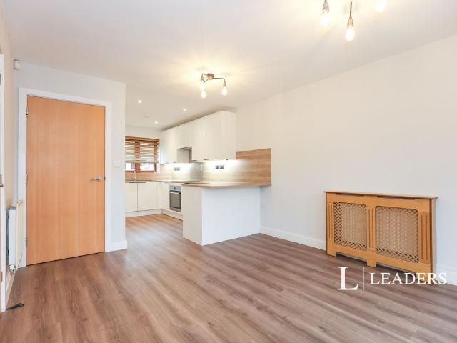 House for rent in Briar Hill, Northampton
