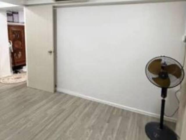 Room for rent in Kampong Ubi, Singapore
