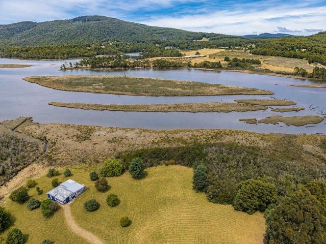 House for sale in Brooks Bay, Tasmania