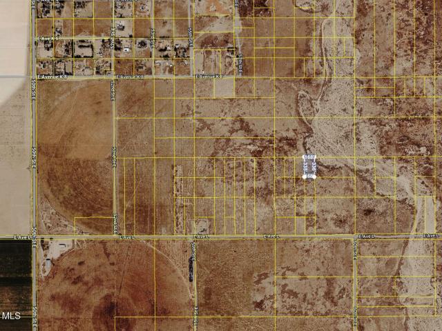 Land for sale in Lancaster, California