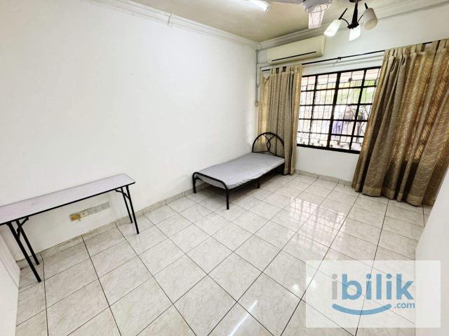 Room for rent in Petaling, Damansara Damai