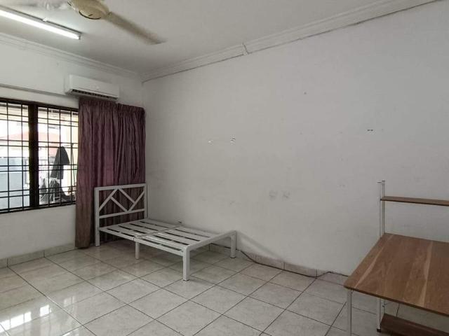 Room for rent in Petaling, Damansara Damai