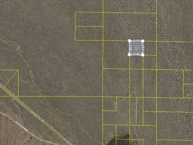 Land for sale in Pearblossom, California