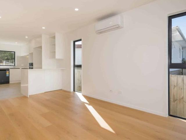 Townhouse for rent in Wairau Valley