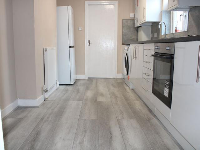 Apartment for rent in Dollis Hill, Greater London
