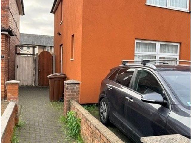 House for rent in Becontree, Greater London