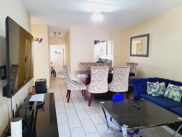 Apartment for rent in Vorna Valley, Midrand