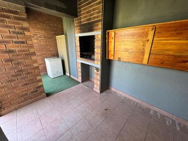 Townhouse for sale in Kempton Park, City of Ekurhuleni Metropolitan Municipality
