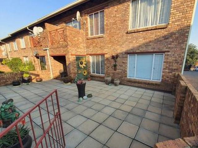Townhouse for sale in Boksburg, City of Ekurhuleni Metropolitan Municipality