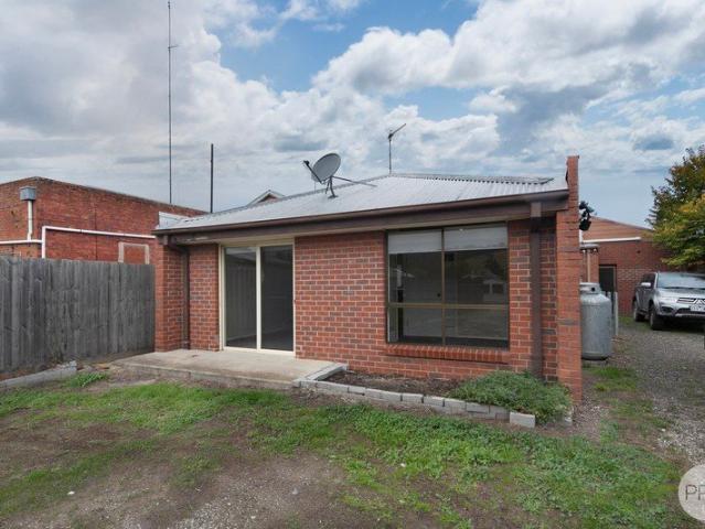Apartment for rent in Beaufort, Victoria