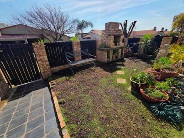 Townhouse for sale in Ekurhuleni, Gauteng