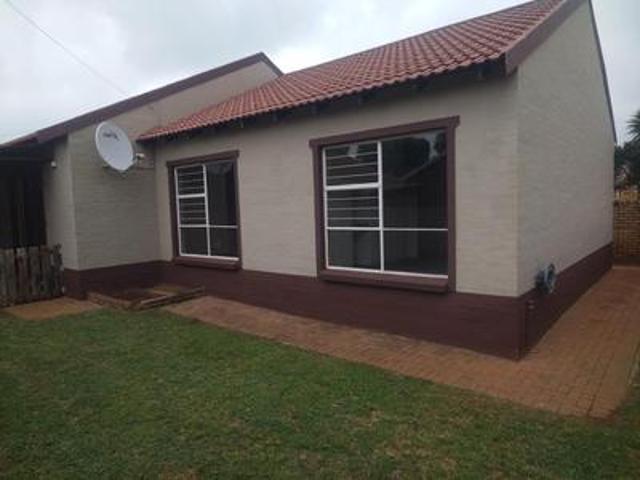 House for rent in Mohlakeng, Gauteng
