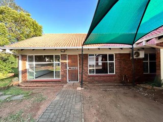 Townhouse for sale in Hartbeespoort Dam Nature Reserve, North West