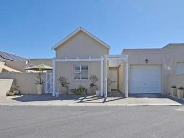 Townhouse for sale in Milnerton, Western Cape