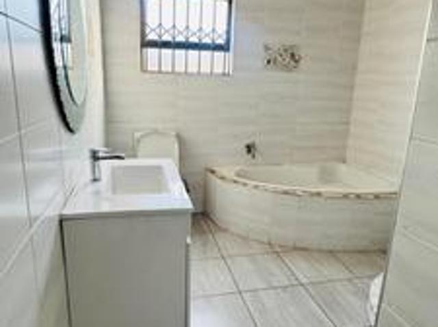 House for sale in Vosloorus, City of Ekurhuleni Metropolitan Municipality
