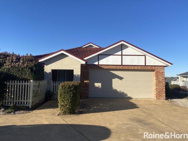 Villa for rent in Manchester Square, New South Wales